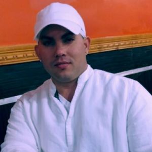 Meet your Posher, Alex